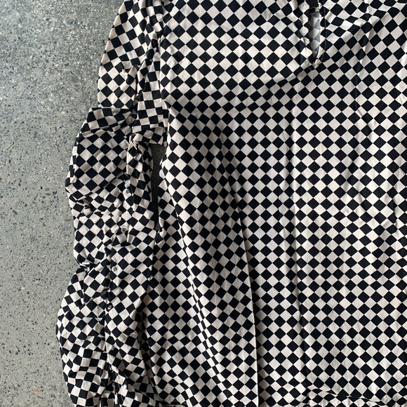 Checkered Ruched Blouse - Picture 4 of 5